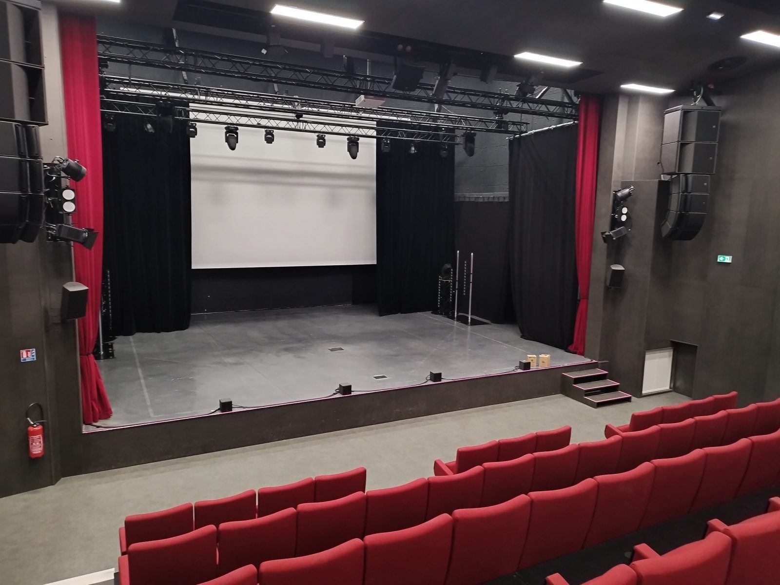 Salle Oc'tave Lacaune - Lacaune, Tarn - photo 1 sur 5