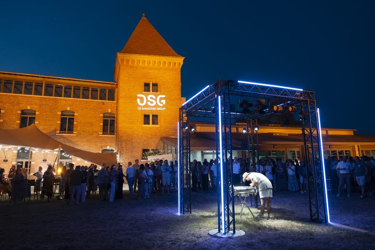 Soirée du centenaire, domaine de Preissac : scène et mise en lumière.